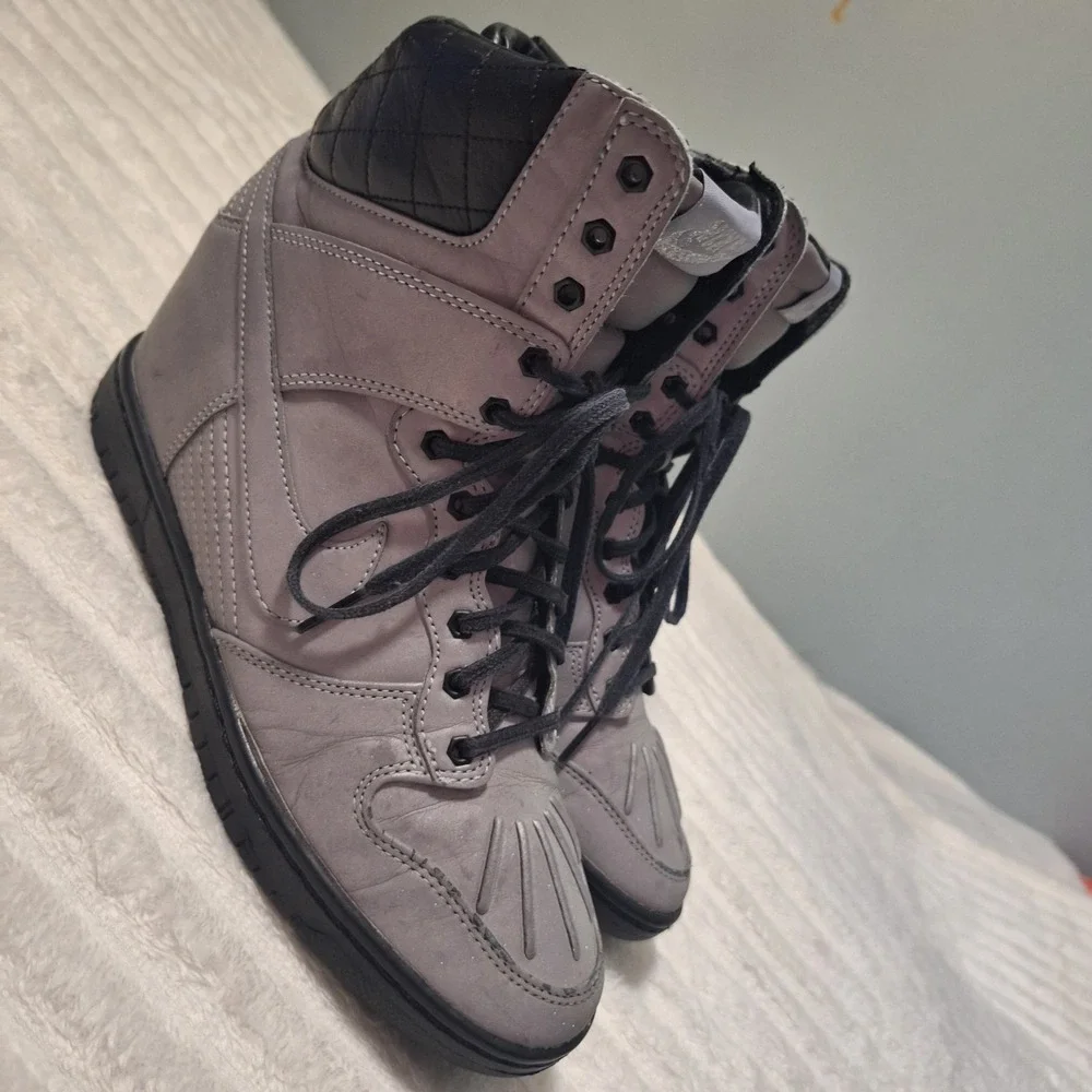 Nike Super Sky High Dunk Sneaker Boot Womens 7.5 Reflective Silver Hip Hop